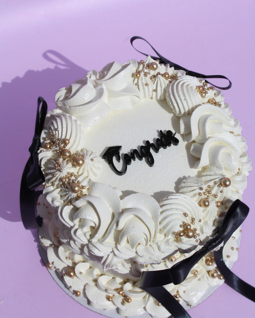 Graduation Mini Cake | Love Lily Cakes